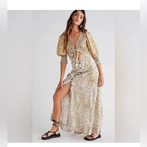 Free people string of hearts printed maxi dress. Size XS - Picture 1 of 15